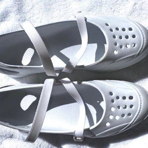 Sketchers Foam White Croc Style Slippers Size 6